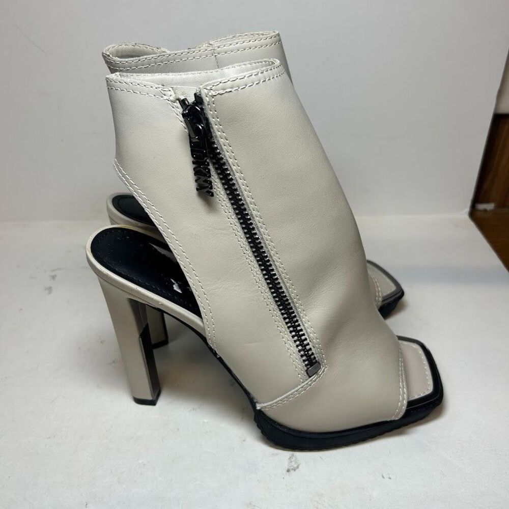 DKNY Womens 9.5 M Deep Vanilla Leather Peep Toe Shooties High Heels DISPLAY LS7